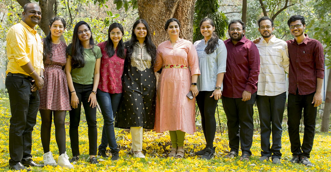 Ishwariya Venkatesh-Group Pic