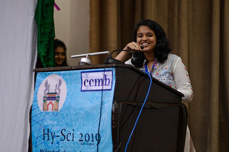 నేను ప్రయోగశాలలో డిప్రెషన్ను అధ్యయనం చేస్తున్నాను మరియు విద్యాసంస్థలలో మానసిక ఆరోగ్యం కోసం వాదిస్తున్నాను